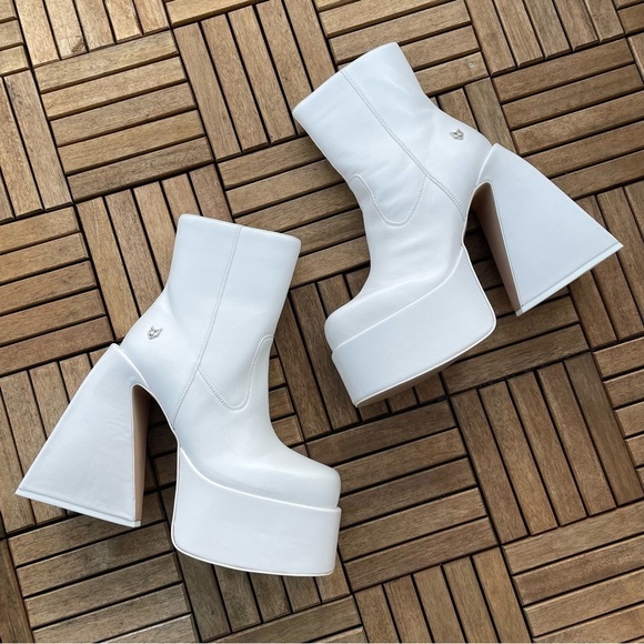 NEW! Naked Wolfe- Jane White Zip Up Ankle Boots Bootie Size 9 Platform - Picture 2 of 16